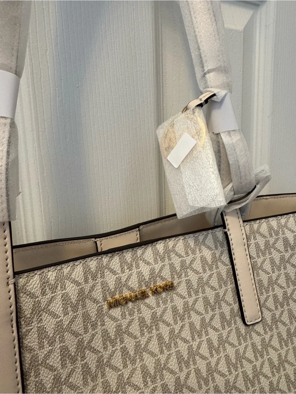 Michael Kors Vanille/Creme Sallie East West Large Tote Bag